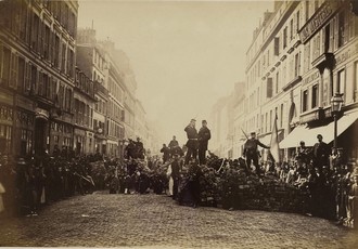 Barricade de la rue de Flandre (Salle de la Marseillaise), 18 mars 1871 (Musée Carnavalet)
